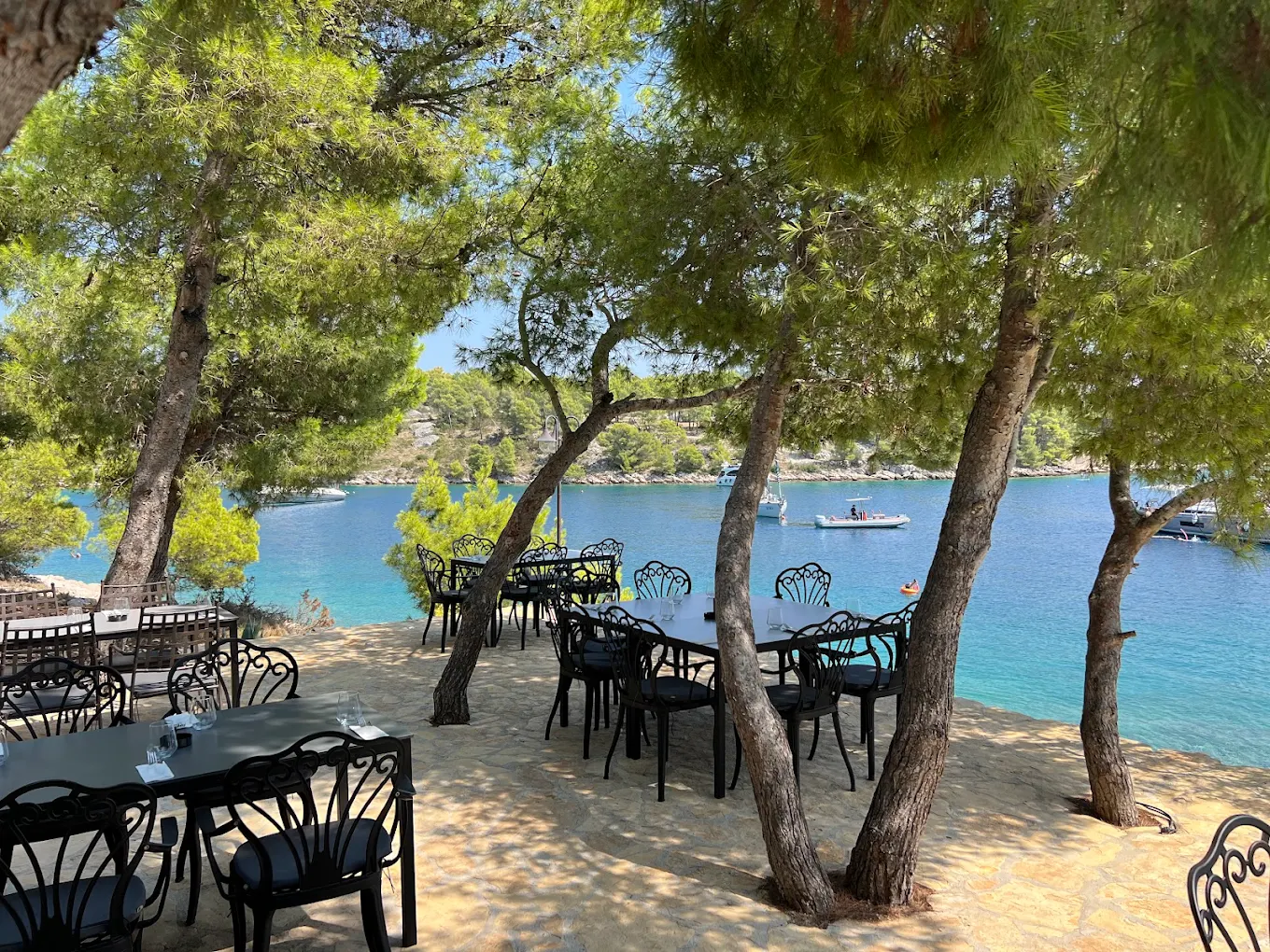 konoba familja brac island